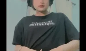 Clip: Em gái mới nhú ngồi móc lồn quá ngon. – Viet69