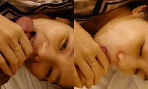Séc em gái dâm bú cặc một cách ngon lành