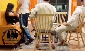Full Clip sex Vkcklananh9496 bị bạn của chồng some tập thể – PHEVKL
